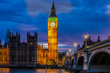 Fototapeta na wymiar Big Ben Clock Tower i Parlament w City of Westminster,