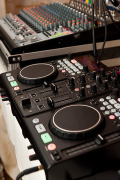 console of DJ