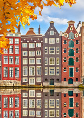 Naklejka premium Stare budynki w Amsterdamie
