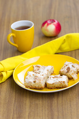 Apple cakes