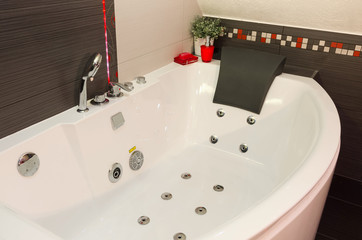 Corner round bathtub spa with hydro massage