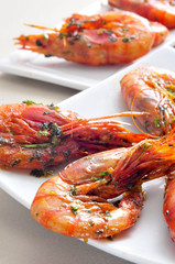 spanish shrimps with garlic and parsley