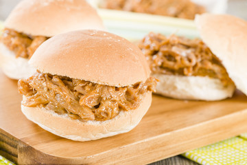 Pulled Pork Sliders - Juicy slow roasted pork in a white buns