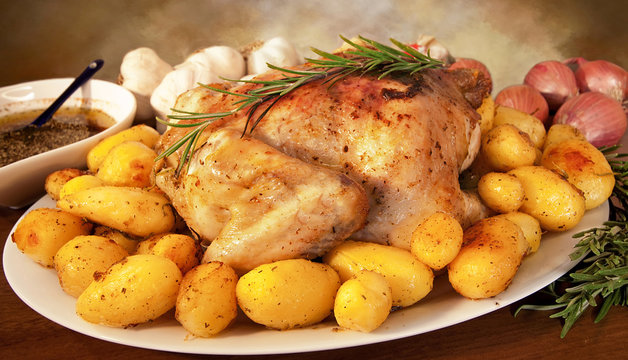 Delizioso pollo al forno con patate