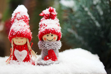 Wichtelpärchen zugeschneit