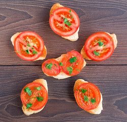 Delicious tomato bruschetta with herbs