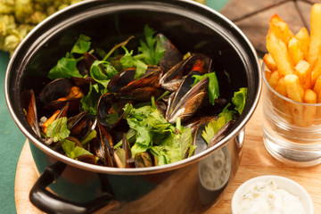 mussels with french fries