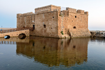 Obraz premium Medieval fort in Paphos port