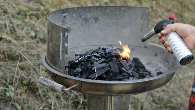 Grill entfachen