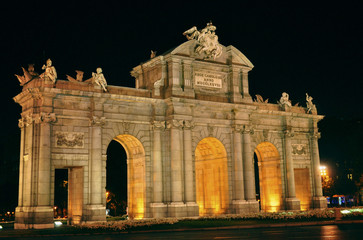 Fototapeta na wymiar arco Carlo III Madrid