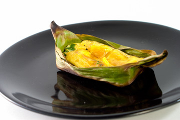 Kai-Parm, Omelet in banana leaves,
