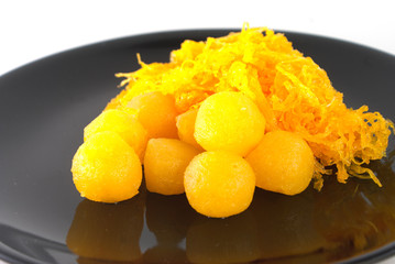 Gold egg yolks drops and Pinched gold egg yolks