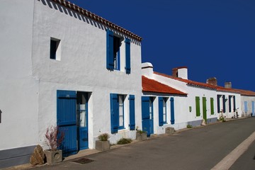 Façades de maisons du bord de mer.