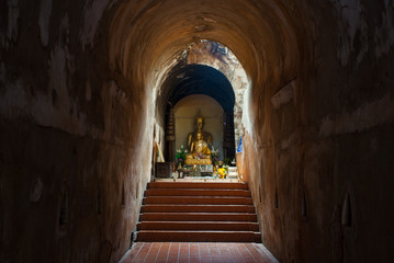 The ancient tunnel and statue buddha, Wat U-mong