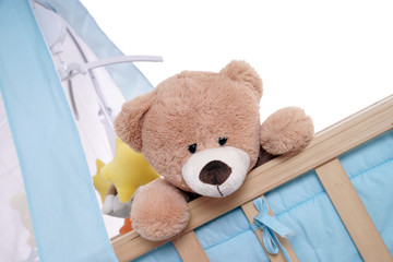 Babywiege mit Teddy