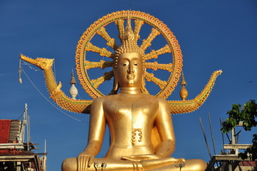 Large golden Buddha statue
