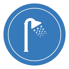 Douche dans un panneau