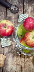 small delicious apples