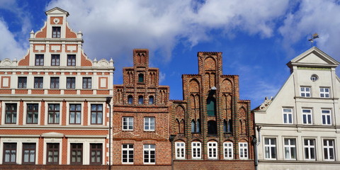 Fototapeta na wymiar Zabytkowe Stare Miasto Lüneburg (Dolna Saksonia)