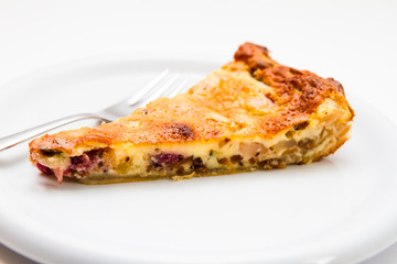 Tarte with pears, plums and nuts