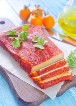 lard with paprika and other spice