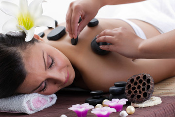 Obraz na płótnie Canvas spa woman in massages salon