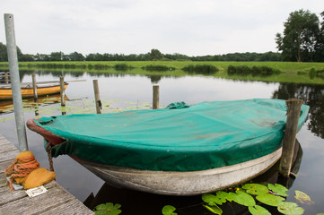 Rowing boats in river © Ivonne Wierink