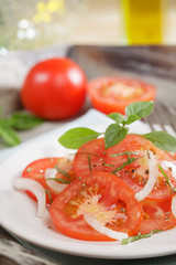 Frischer Tomatensalat