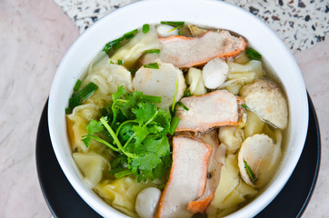 Wanton soup of Cantonese soup taste sweet.