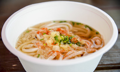 Udon in foam bowl3