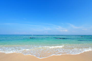 Fototapeta na wymiar Niebu i piękna plaża z Okinawy