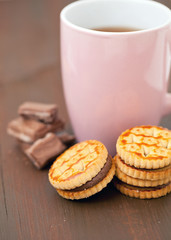 sandwich biscuits with chocolate filling