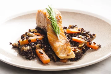 Foto auf Glas salmon fillet with lentils and carrot © Richard Semik