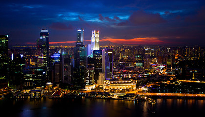 Fototapeta na wymiar Wieżowce w Singapurze