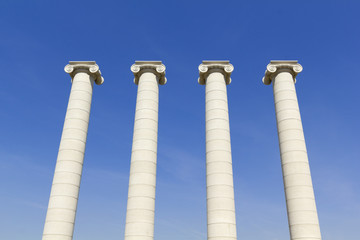 Four white columns, Barcelona