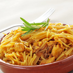 spanish noodles with chicken