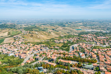 Fototapeta na wymiar Zobacz w Borgo Maggiore z San Marino