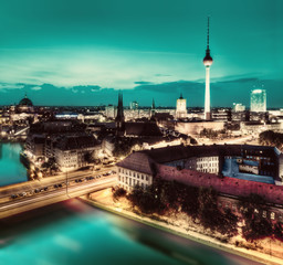 Panele Szklane  Berlin, Niemcy główne zabytki w nocy