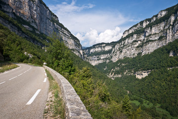 Fototapeta na wymiar Route des Gorges de la Bourne dans le Vercors - Isère, France