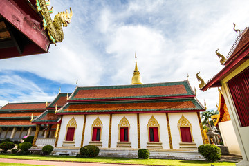 Naklejka premium Wat PhraDhartHaribhunchai lumphun province Thailand