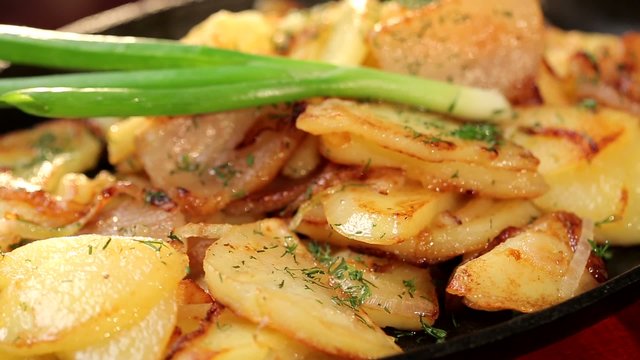 fried potatoes with bacon