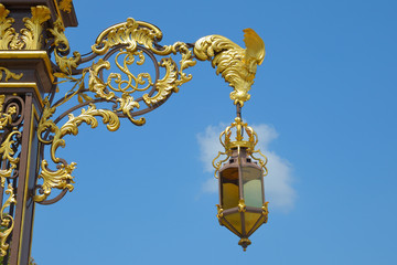 Fototapeta na wymiar Latarnia od Place Stanislas w Nancy, Francja