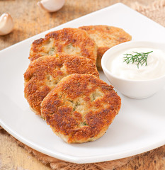 cutlets cauliflower with dill and garlic