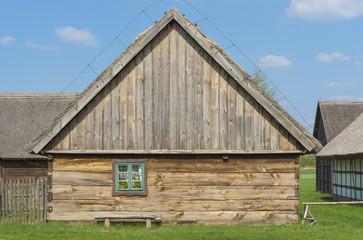 Fototapeta na wymiar old wooden house