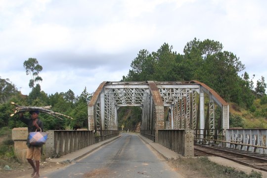 pont m&eacute;tallique
