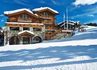 Mountain ski resort - 56086294