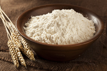 Fototapeta na wymiar Organic Whole Wheat Flour