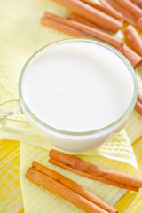milk with cinnamon