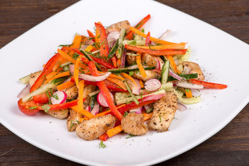 Vegetable salad with chicken