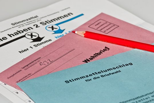 Briefwahl- Unterlagen, Niedersachsen, Deutschland, Europa